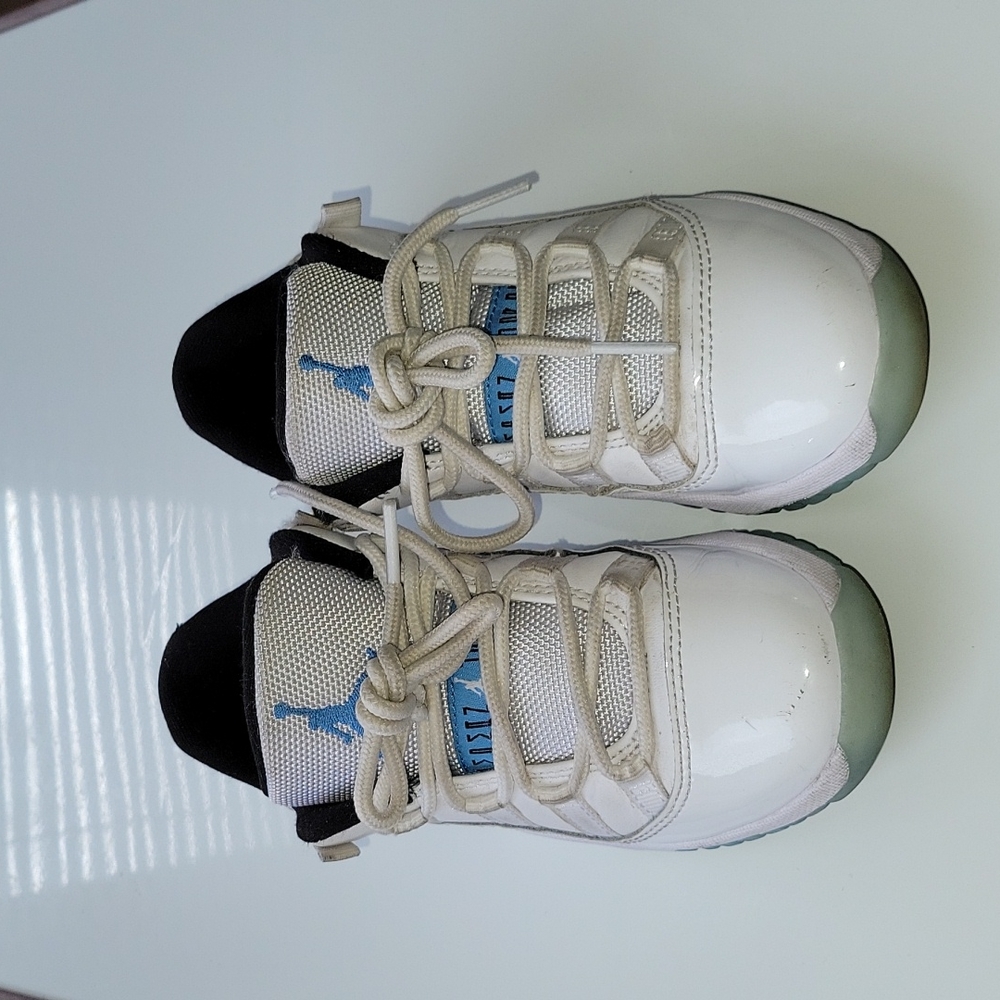 Boy's Air Jordan 11 Low Retro Legend Blue